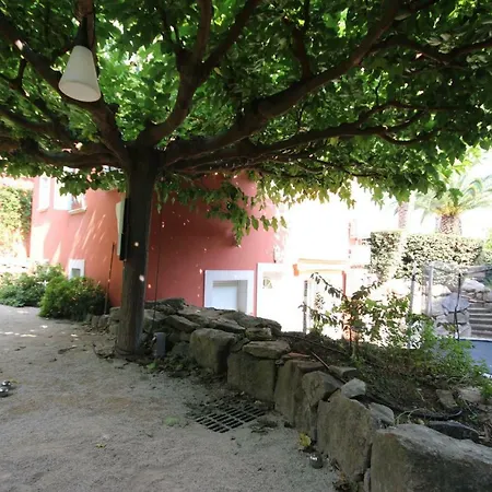 Villa Familiale, *